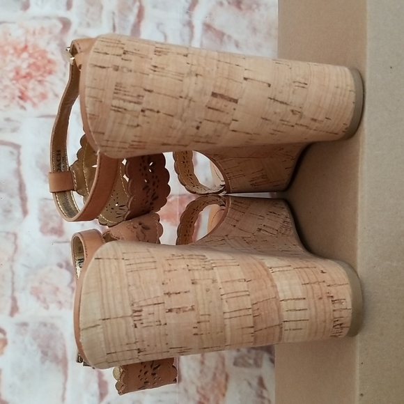 New Coach Gena Wedge Sandal - Picture 5 of 10